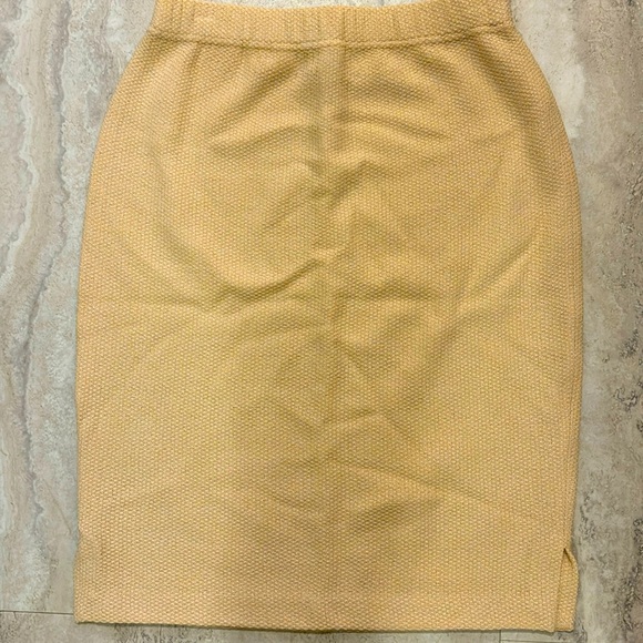 St. John Marie Gray knit skirt - Picture 1 of 3